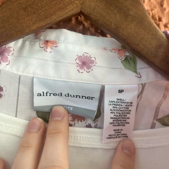 Alfred Dunner Womens Size 6Petite Pink Floral Button Up Blouse Top Spring - Picture 4 of 9